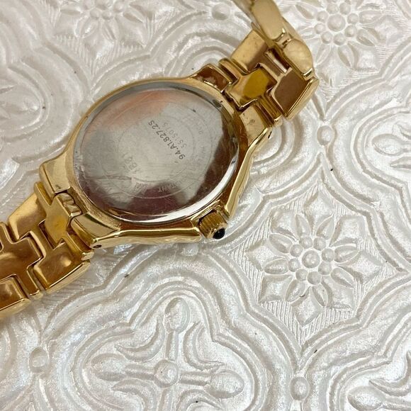 Movado Swiss Made "Olympian" 40 Diamond Bezel Dress Watch Roman Numerals - Picture 13 of 16